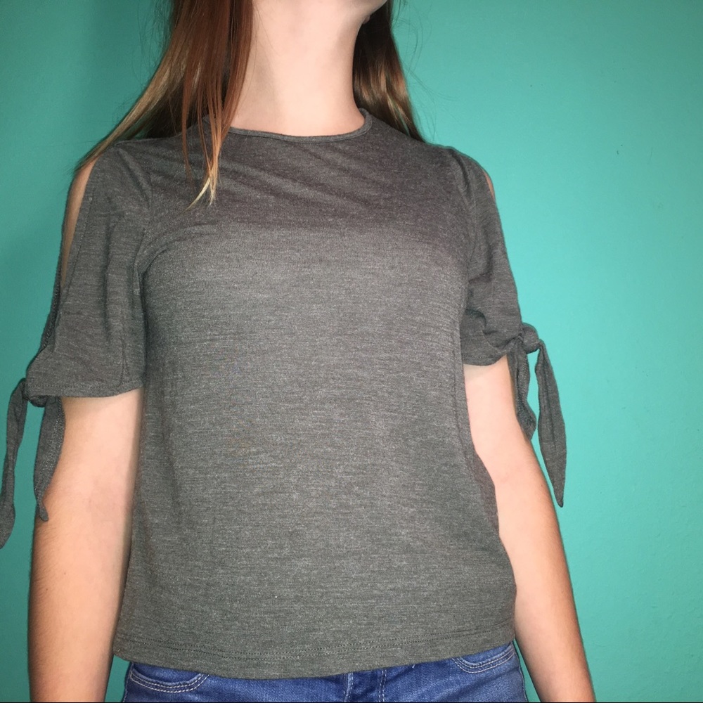 Green top with bows